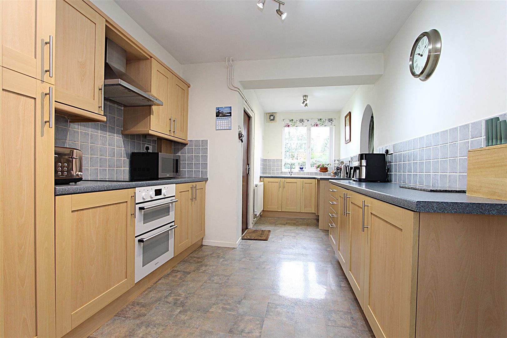 4 bed property in The Deansway, Kidderminster
